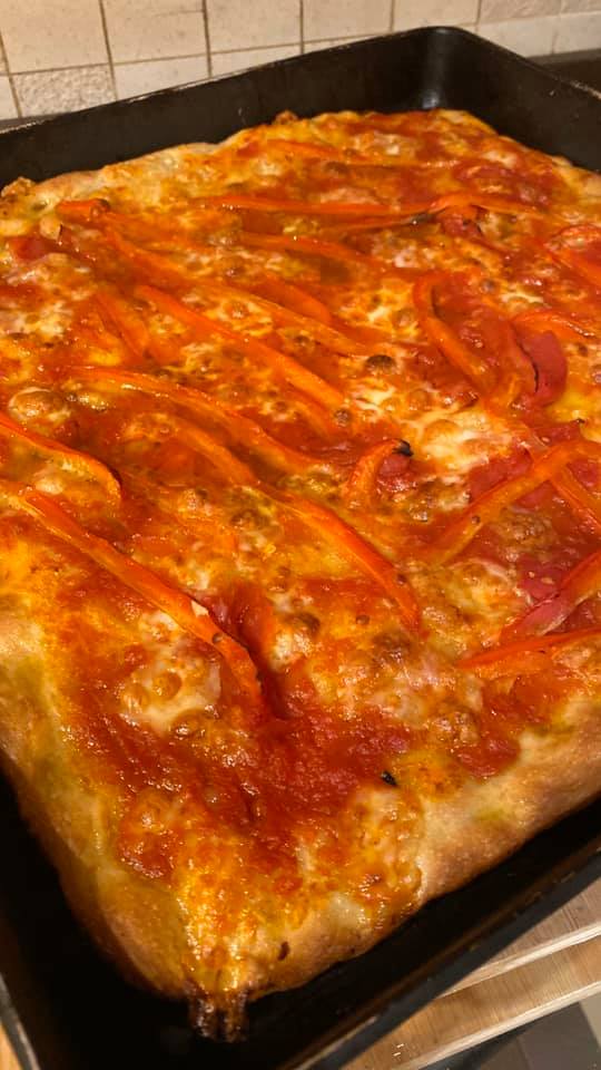 ricetta pizza ai peperoni